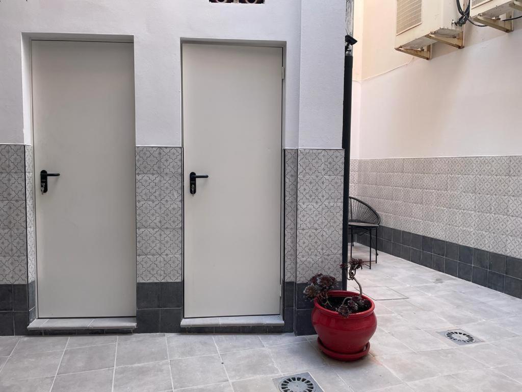 Apartamentos Sol Y Luna La Línea de la Concepción Екстериор снимка